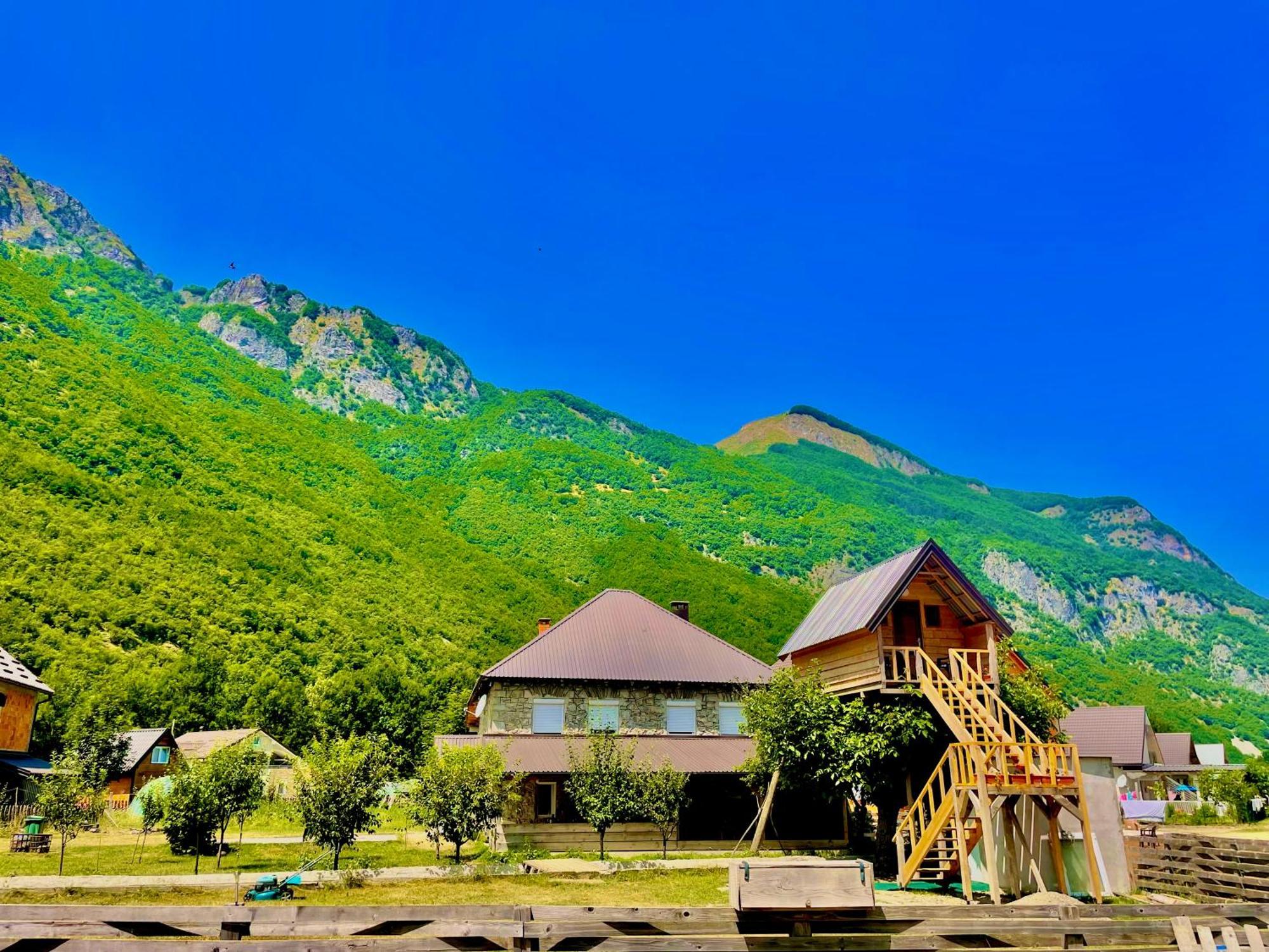 The Blue Eye Bed & Breakfast Vuthaj Dış mekan fotoğraf