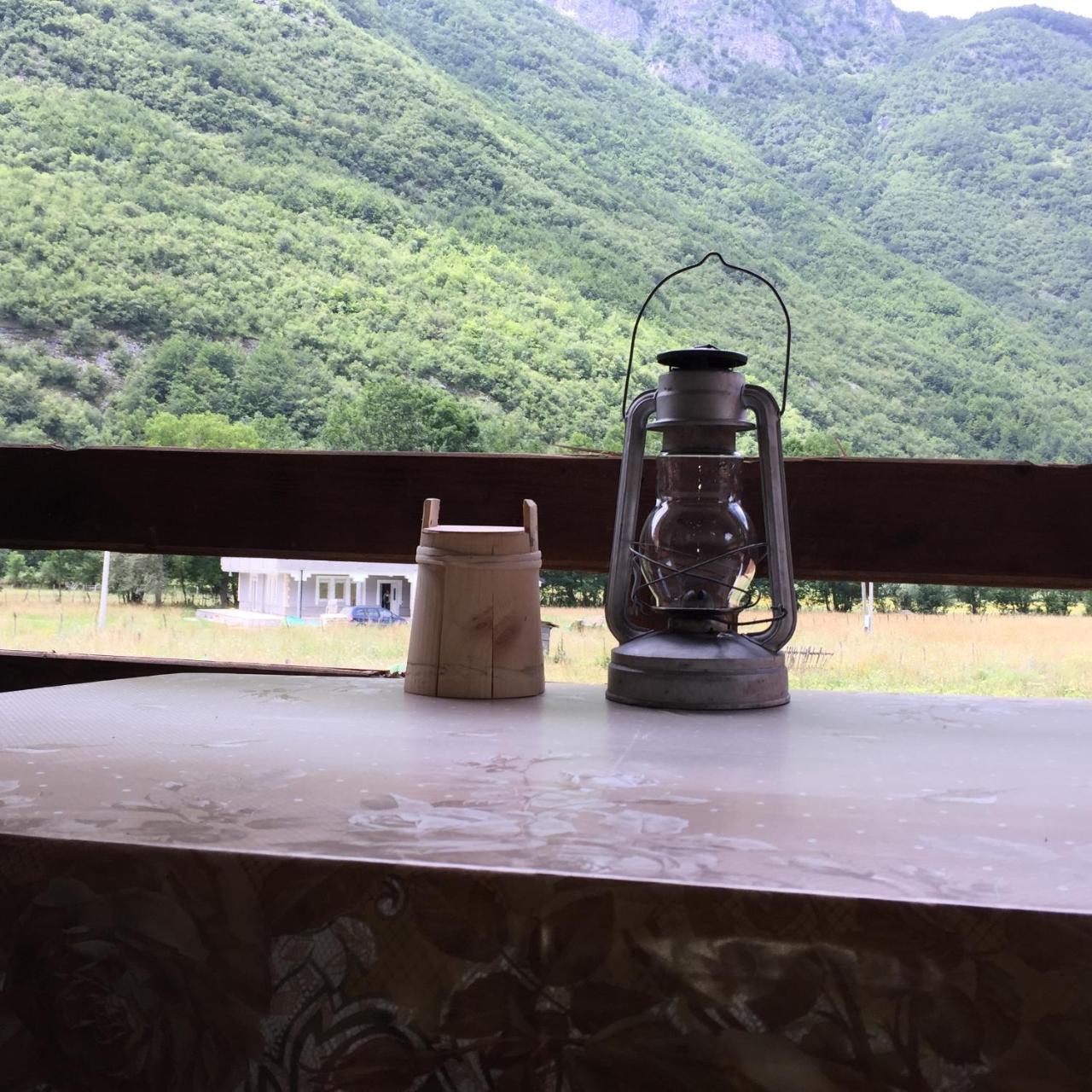The Blue Eye Bed & Breakfast Vuthaj Dış mekan fotoğraf